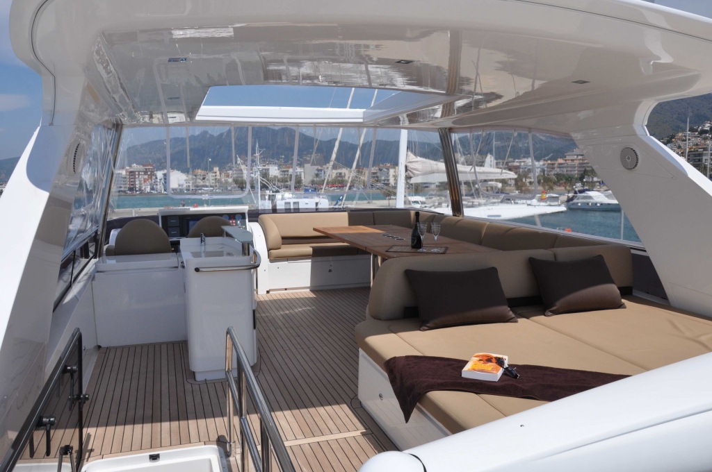 Yacht FLOREVA 2 -  Flybridge.jpg