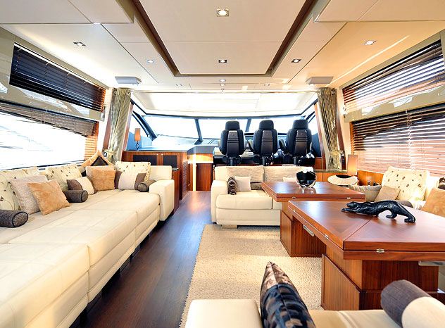 Yacht FREE WILLI -  Salon.jpg