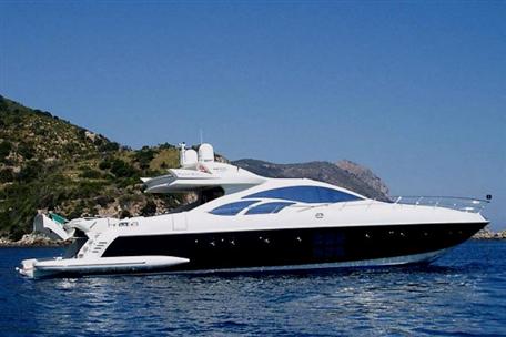 Yacht GISSY -  Main.jpg
