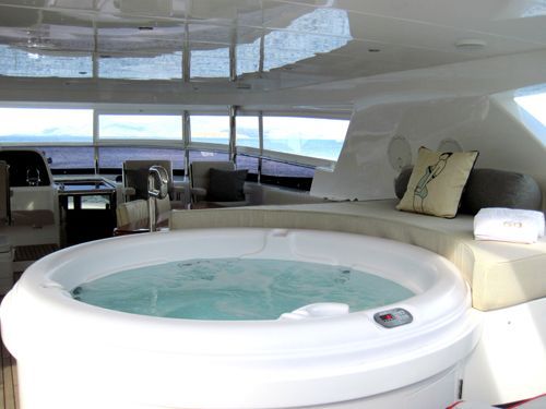 Yacht GO -  Spa Pool.jpg