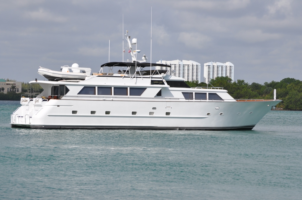 Yacht GOLDEN GIRL - Profile.JPG