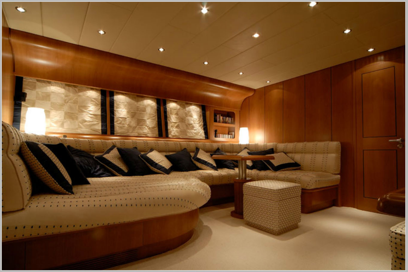 Yacht GREMAT -  Lower Salon.jpg