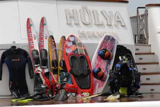 Yacht HULYA - Toys on Swimdeck.jpg