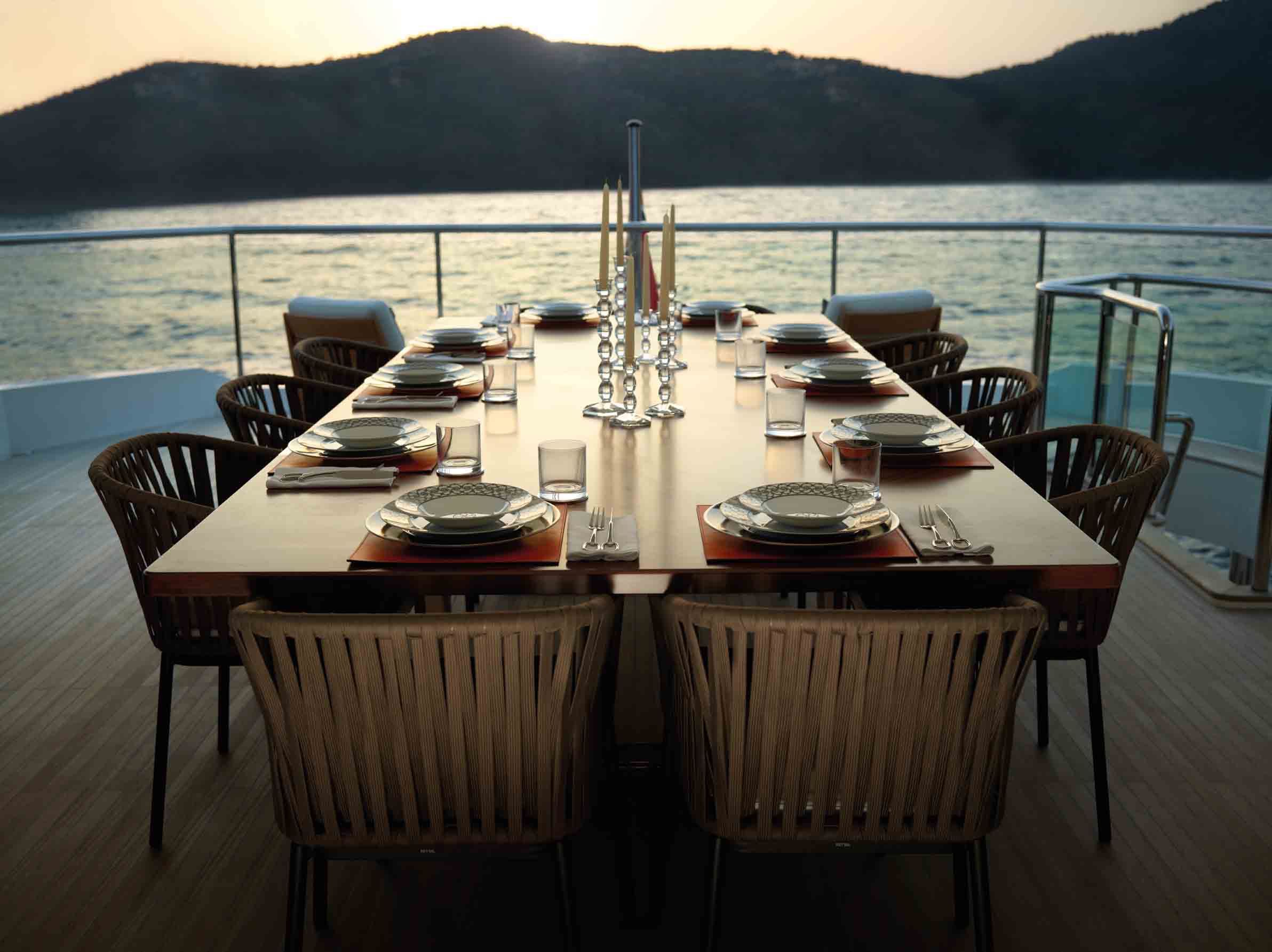 Yacht IMPERIAL PRINCESS -  Bridge deck Dining.jpg