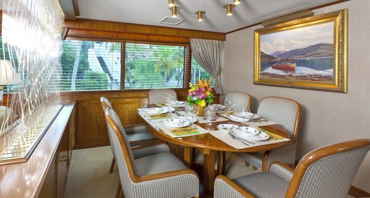 Yacht IMPETUOUS -  Dining Room.jpg