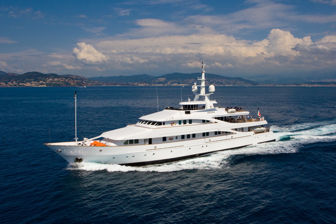 Yacht INSIGNIA - Main.jpg
