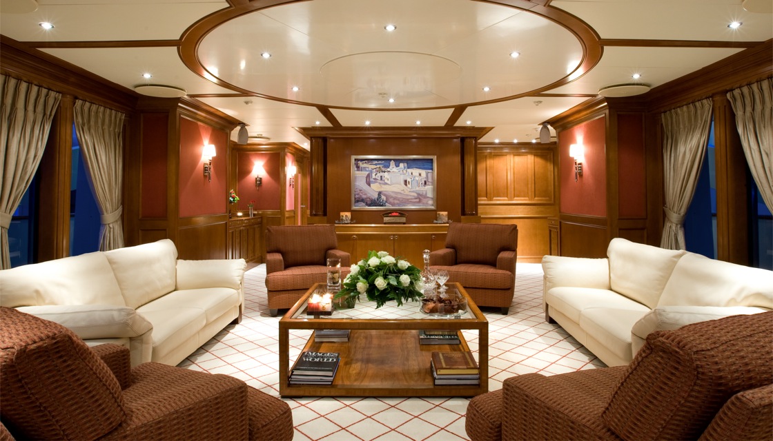 Yacht INSIGNIA - Skylounge.jpg