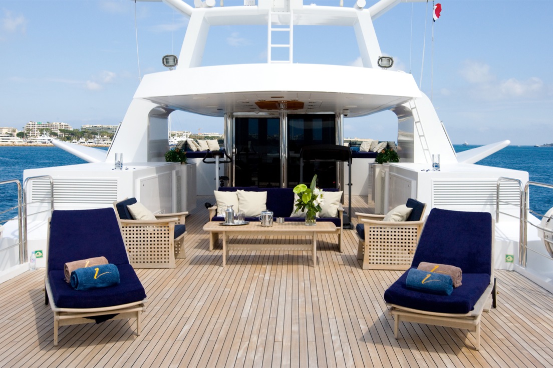 Yacht INSIGNIA - Sundeck.jpg