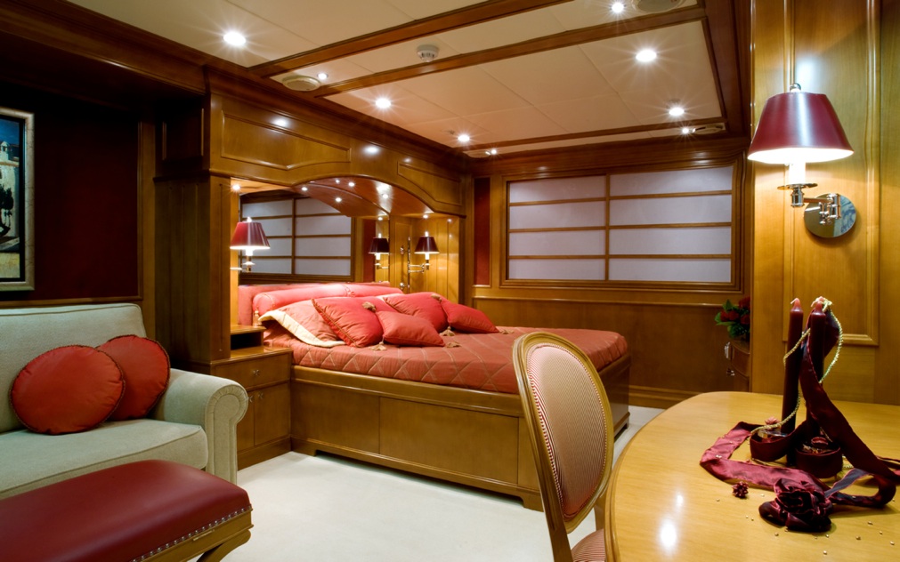 Yacht INSIGNIA - VIP Cabin.jpg