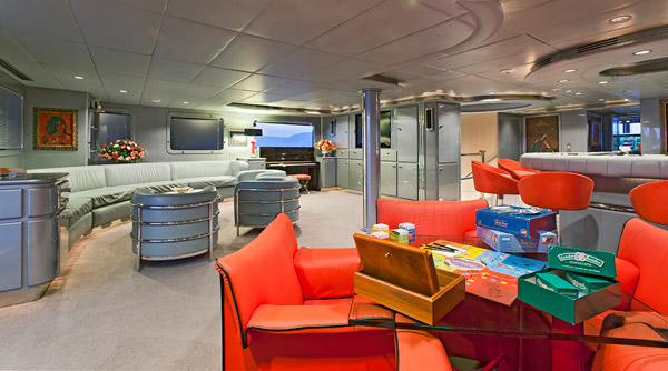 Yacht ISLANDER -  Skylounge.jpg