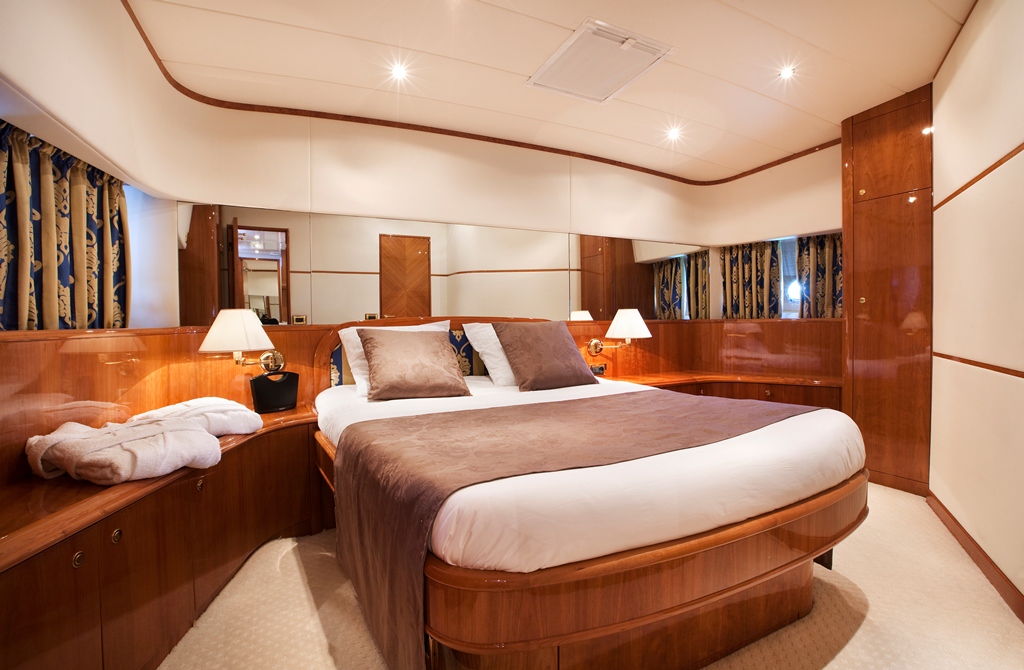 Yacht JINA 1 -  Guest Cabin.jpg