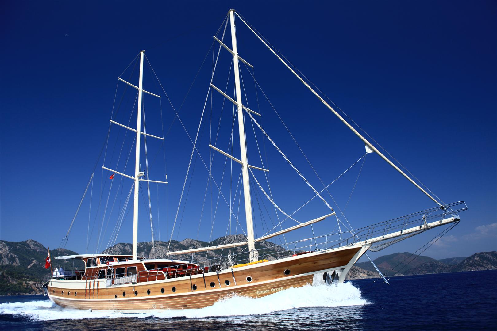 Yacht JUNIOR ORCUN -  Main.JPG