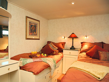 Yacht KAYANA -  Twin Cabin.jpg