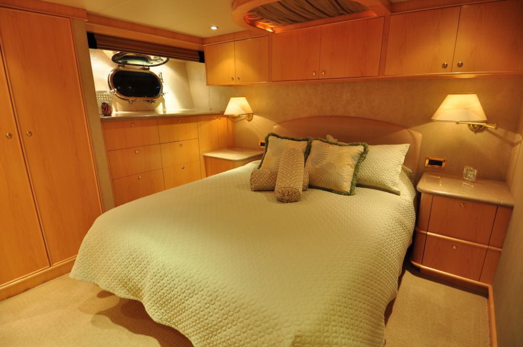 Yacht LADY DIANE II -  Guest Cabin 2.jpg