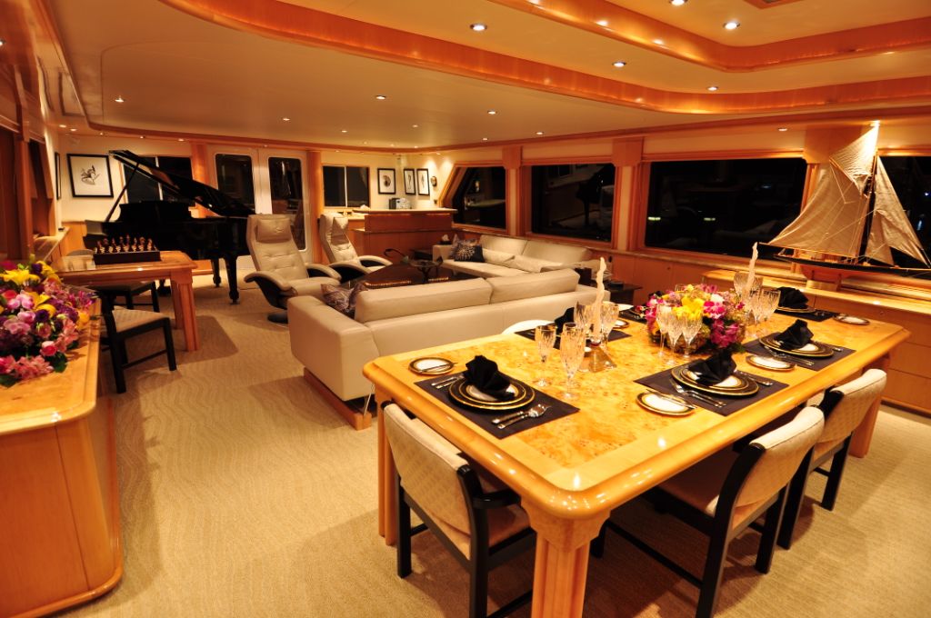 Yacht LADY DIANE II -  Salon looking Aft.jpg