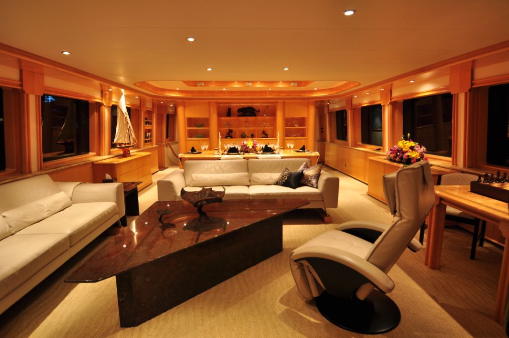 Yacht LADY DIANE II -  Salon.jpg
