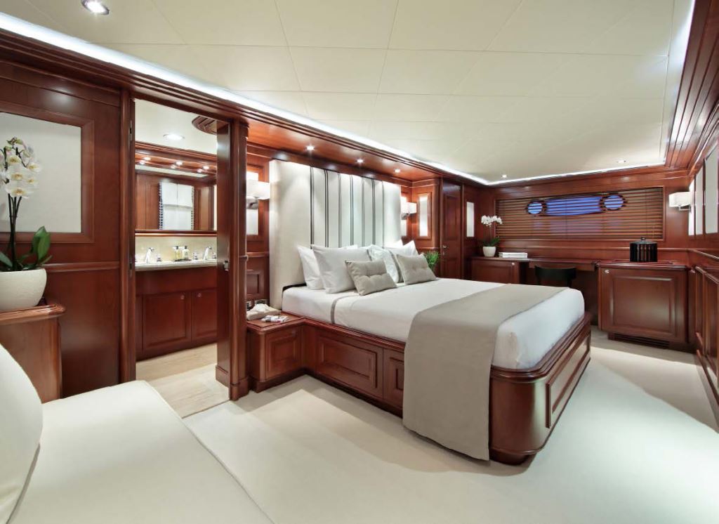 Yacht LADY SOUL -  Master Cabin.jpg