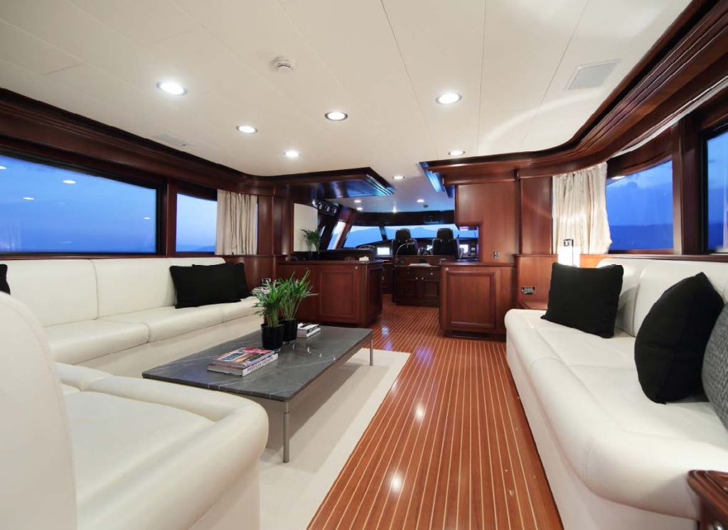 Yacht LADY SOUL -  Upper Salon looking forward.jpg