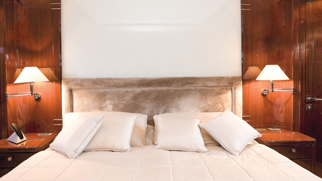 Yacht LAS BRISAS -  Master Cabin.jpg