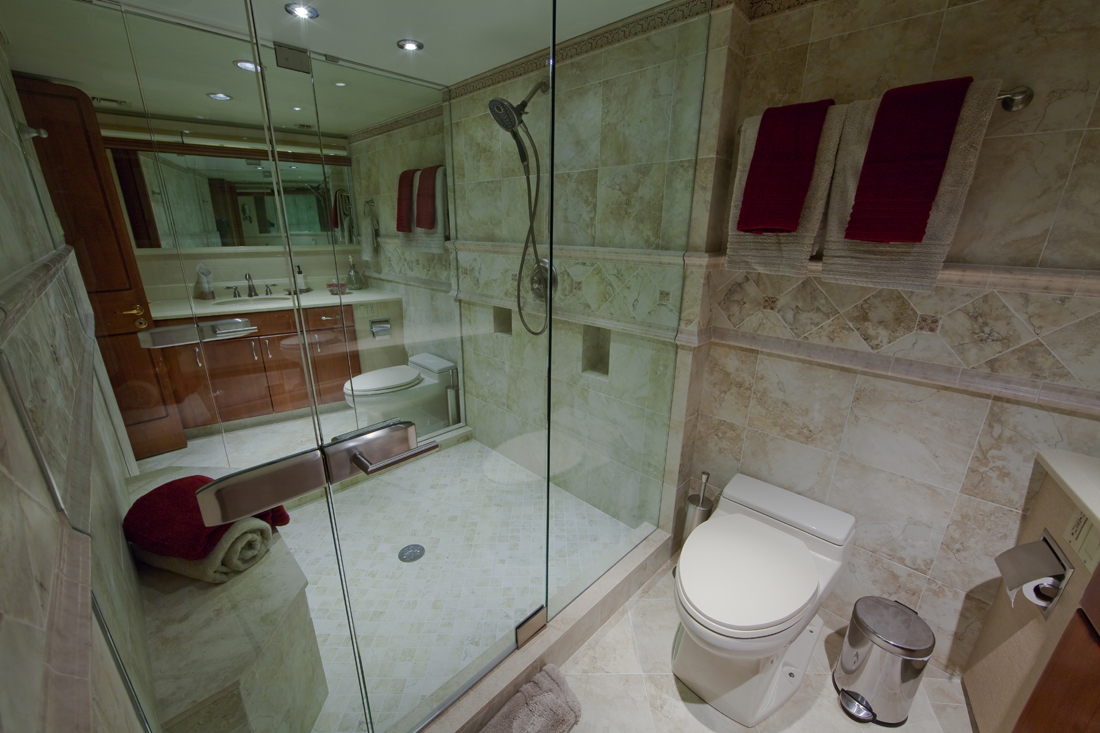 Yacht LOOSE ENDS -  Master Bathroom.jpg
