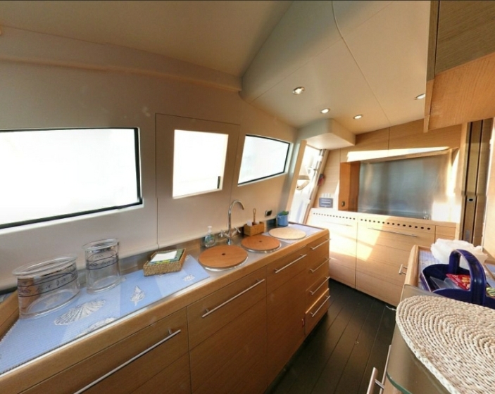 Yacht LUCIGNOLO -  Galley.jpg