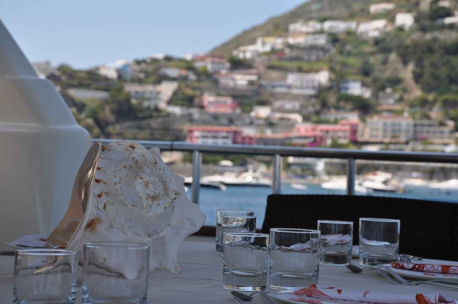 Yacht MALO -  Dining Detail.jpg