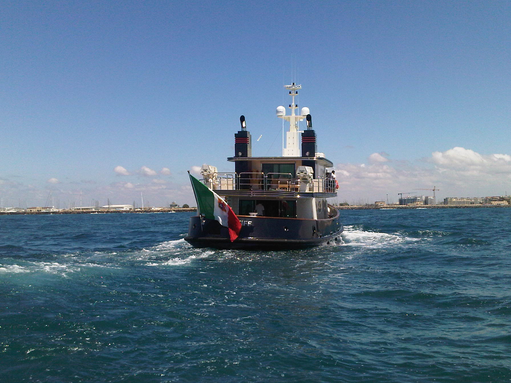 Yacht MASTIFF -  Aft View.jpg