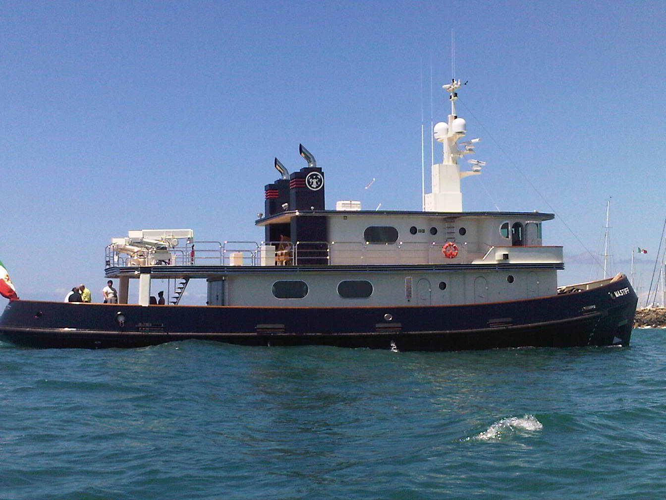 Yacht MASTIFF -  Main.jpg