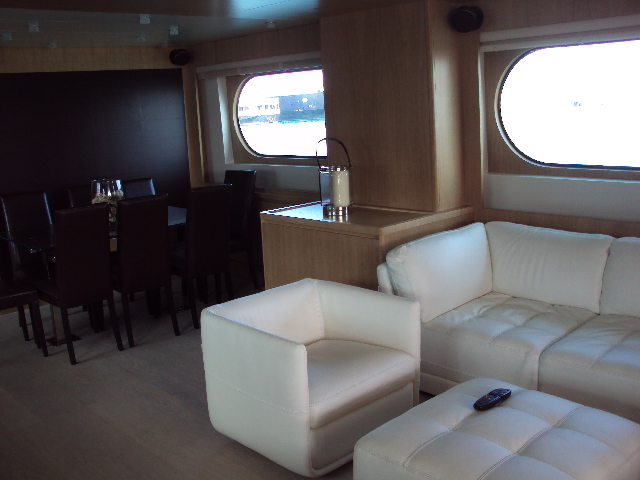Yacht MASTIFF -  Salon and Dining.jpg