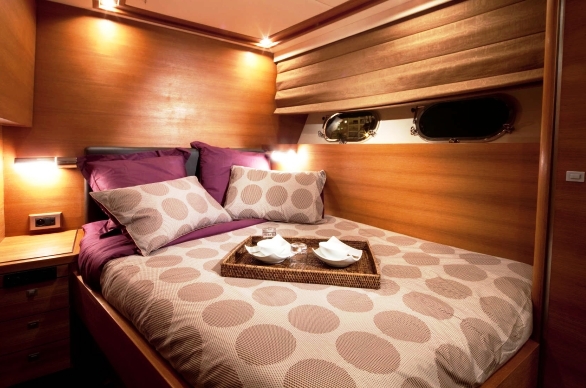 Yacht MAYAMA -  Double Cabin.jpg