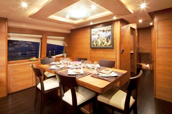 Yacht MAYAMA -  Formal Dining.jpg