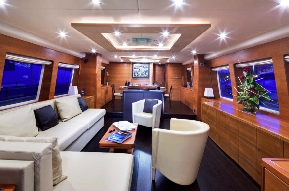 Yacht MAYAMA -  Main Salon.jpg