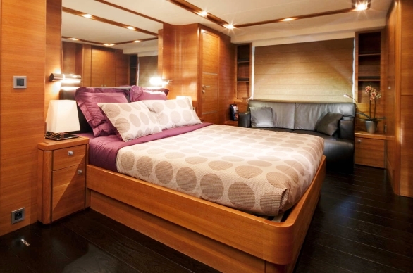 Yacht MAYAMA -  Master Cabin.jpg