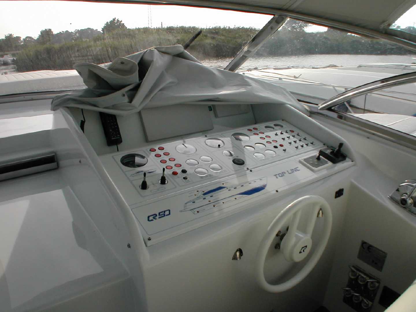 Yacht MERLINO - Helm.jpg