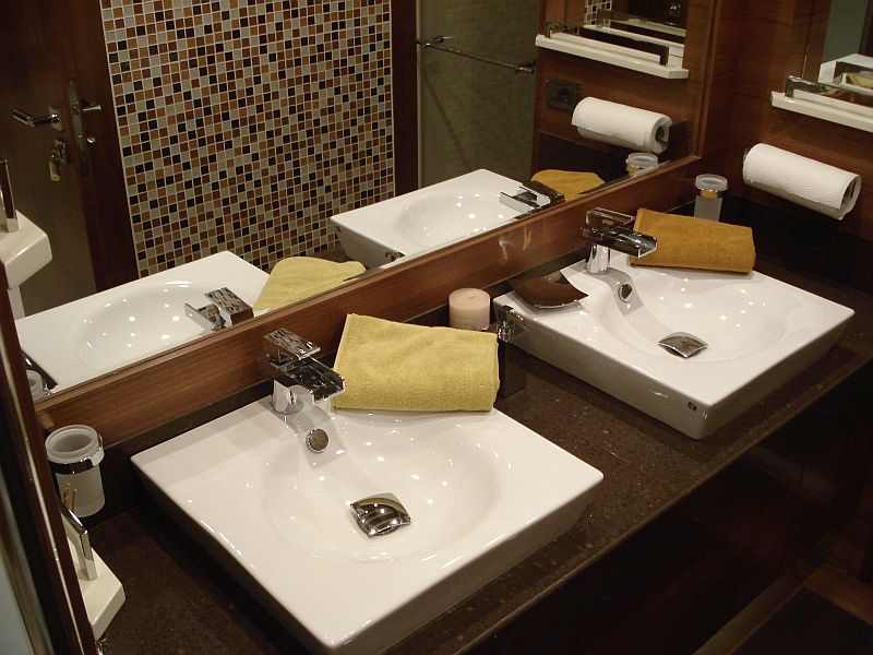Yacht MERVE - Ensuite 2.jpg