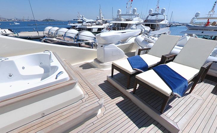 Yacht MERVE - Sundeck.jpg