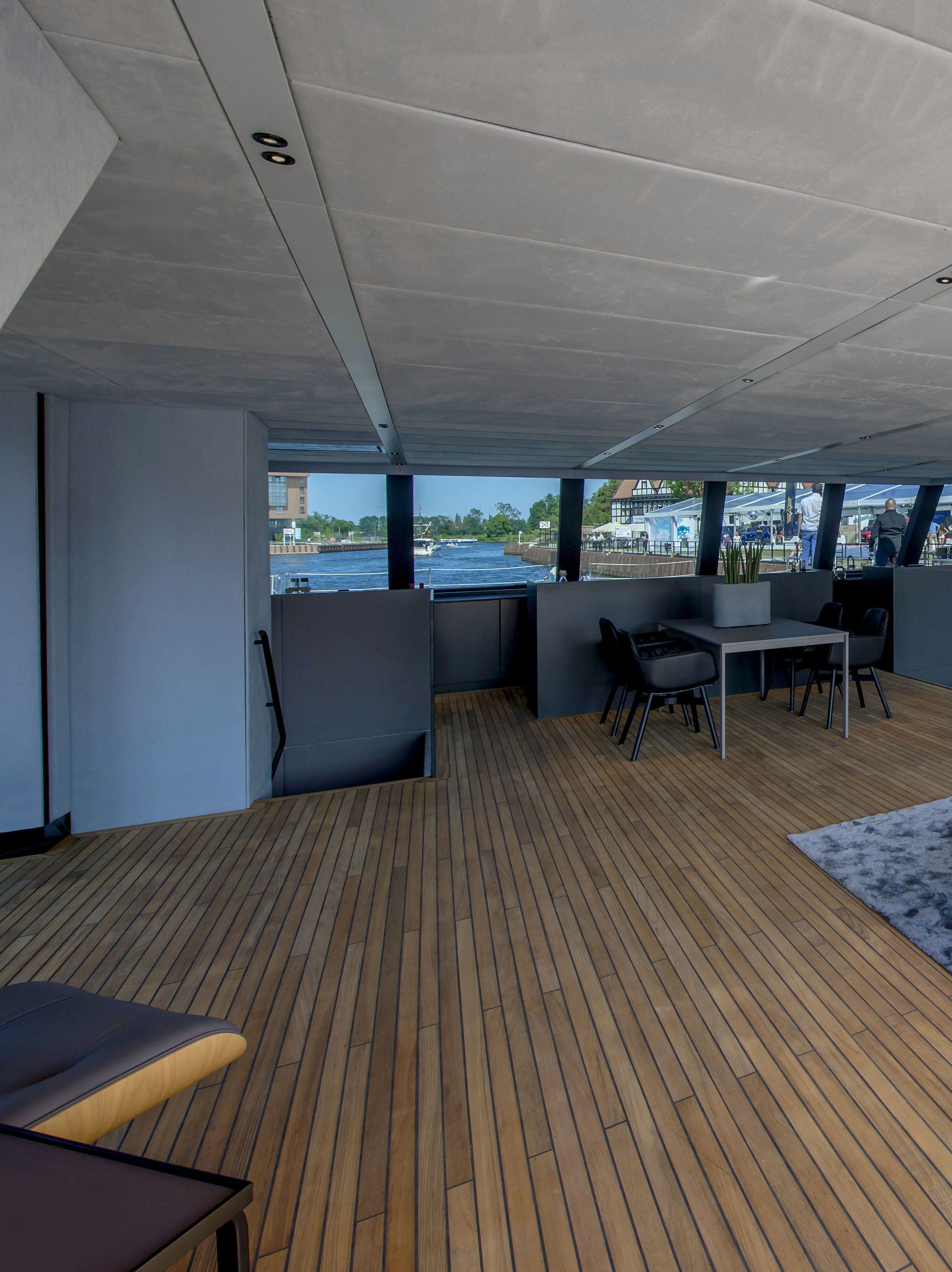 Yacht MIDORI - 002.jpg