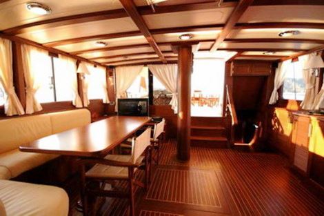 Yacht MIKADO -  Salon.jpg