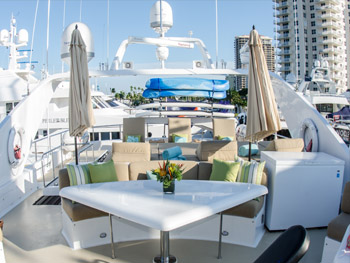 Yacht MIRACLE - Flybridge.jpg