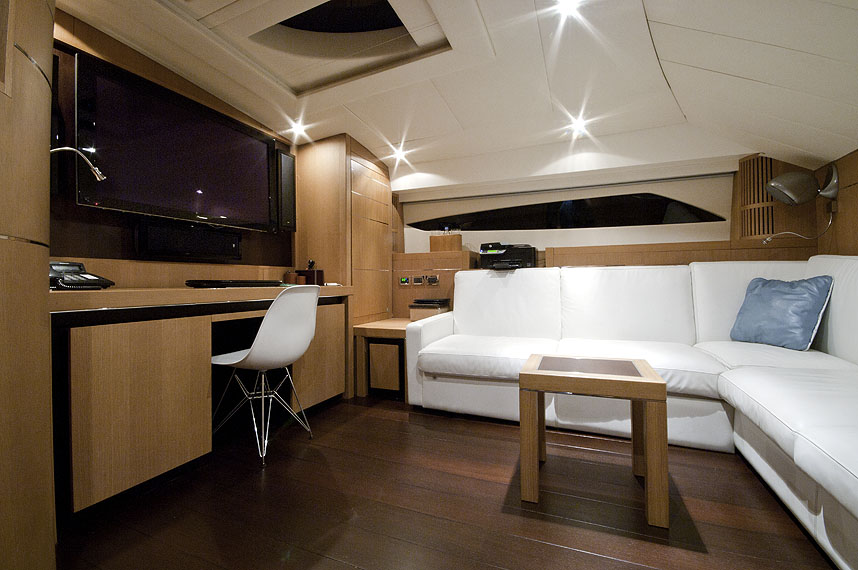 Yacht MISTRAL 55 -  Office.jpg
