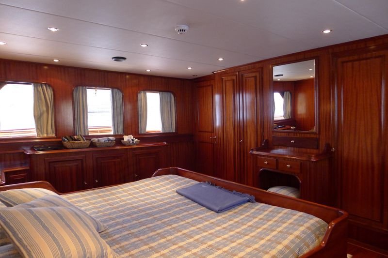 Yacht MIZAR -  Master Cabin.jpg