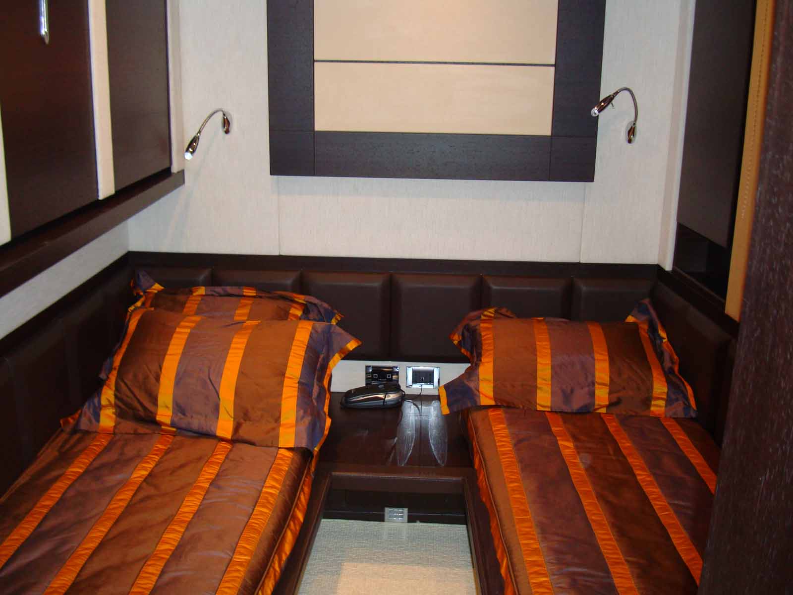 Yacht MR LOUIS -  Twin Cabin.jpg