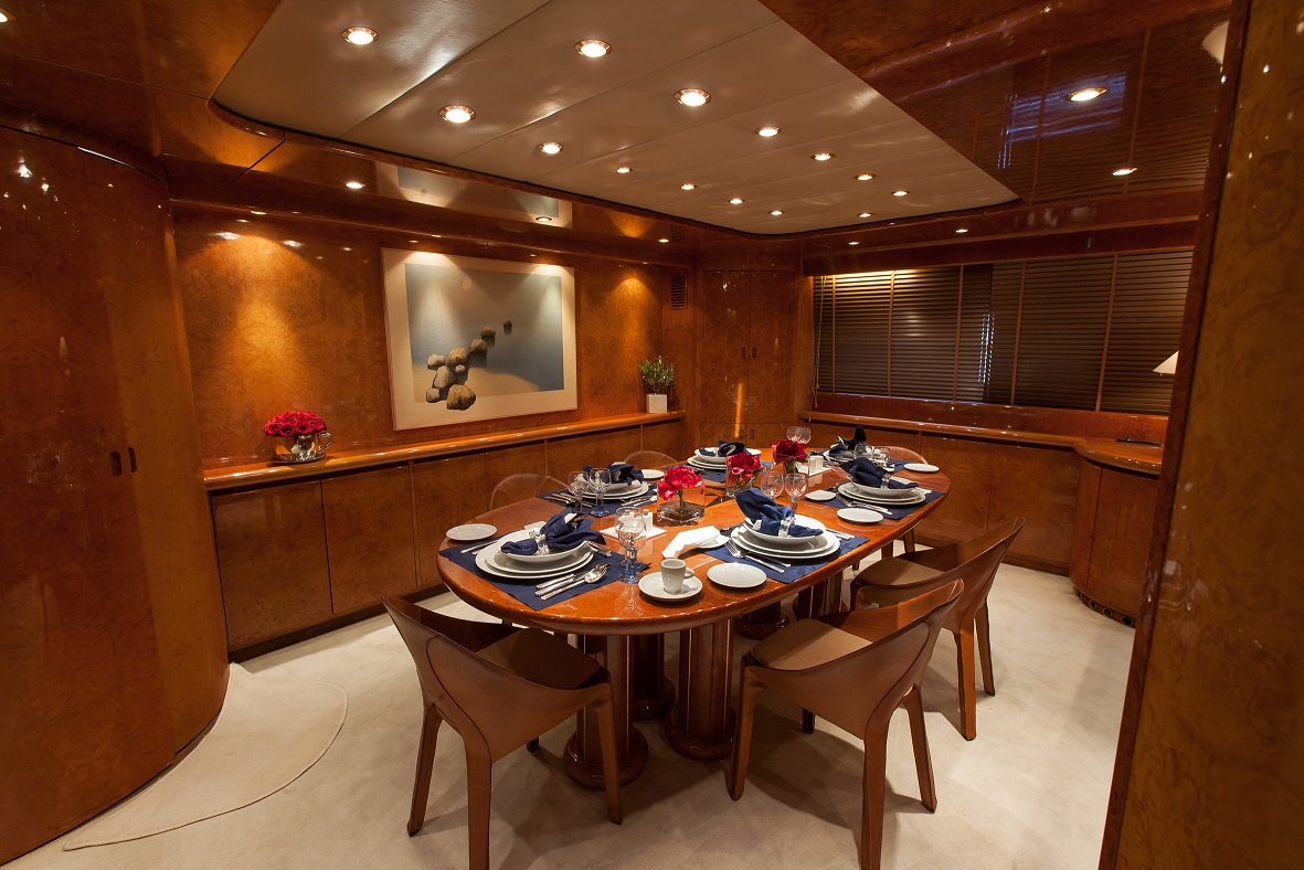 Yacht MY WAY - Dining.jpg