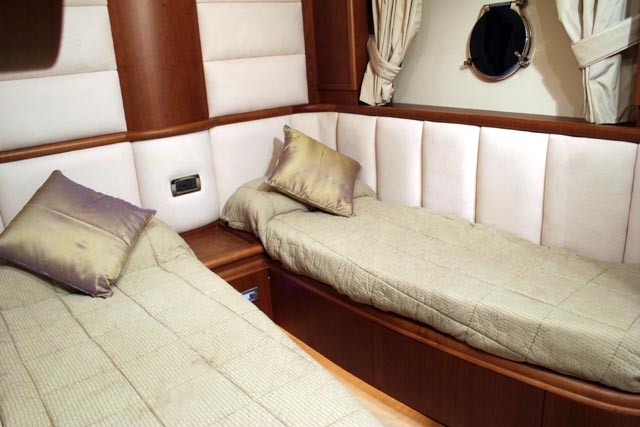 Yacht Mi Champion -  Twin Cabin.jpg
