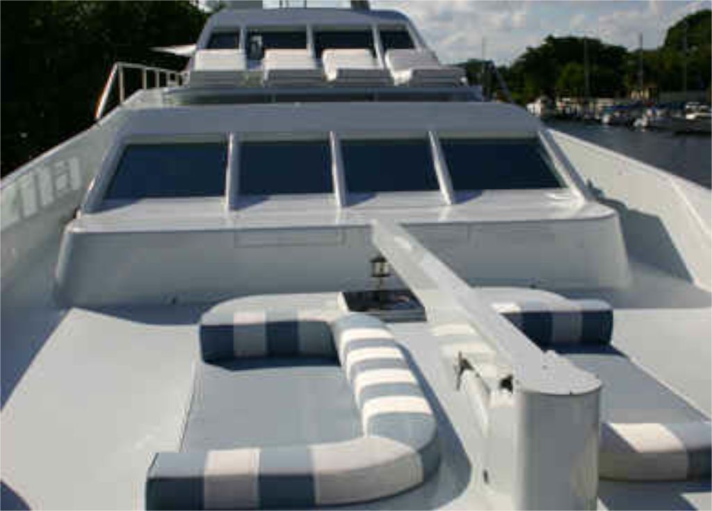 Yacht NEVER SAY NEVER -  Foredeck.jpg