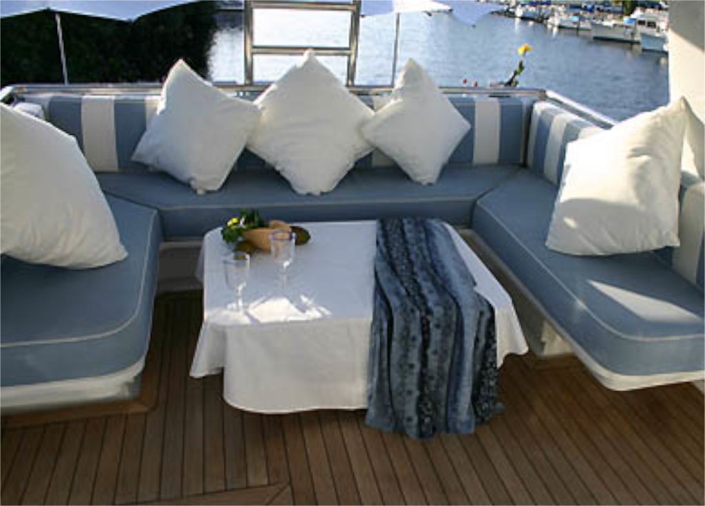 Yacht NEVER SAY NEVER -  Sundeck Seating.jpg