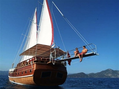 Yacht NIKOLAS -  Walking the plank.jpg