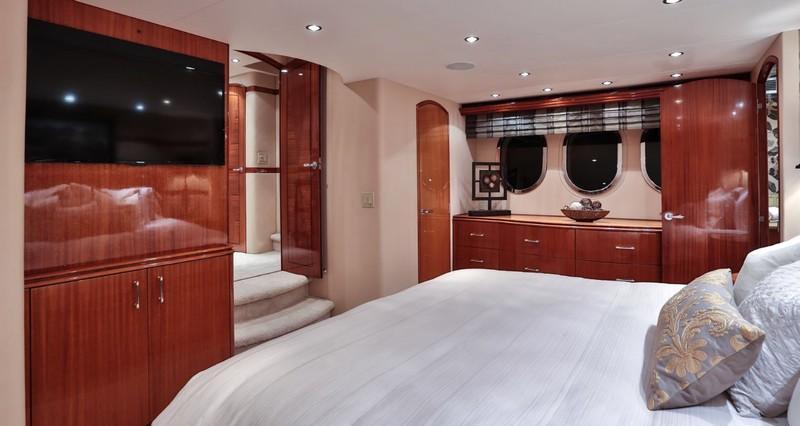 Yacht NO COMPLAINTS - Master Cabin 2.jpg