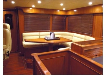 Yacht NORDFJORD -  Wheelhouse seating.jpg