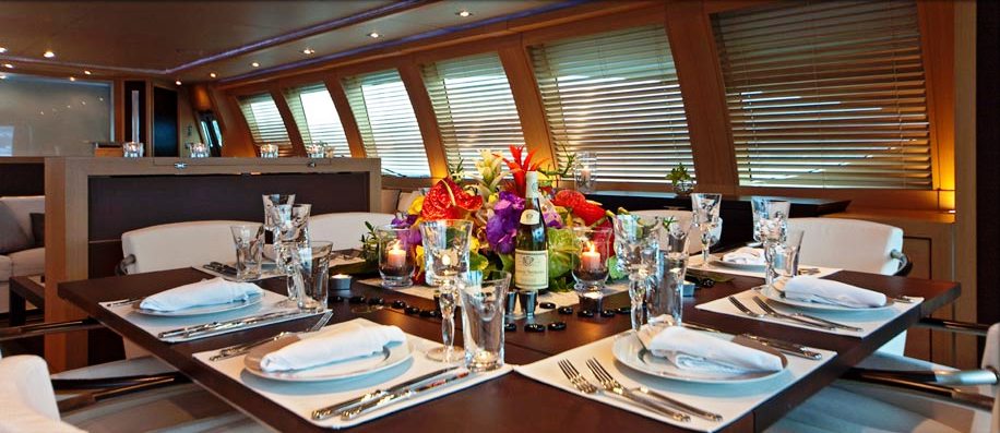 Yacht Natalia - Dining.jpg